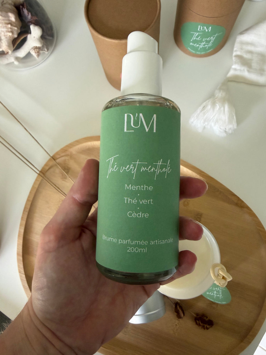 La brume parfumée — le secret d’un intérieur qui sent bon en 2 secondes