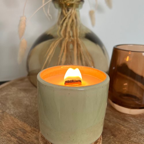 Quelques astuces pour une utilisation parfaite des bougies végétales avec mèche en bois 🌿 - LUM Créations