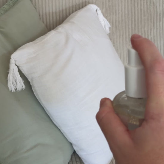 vidéo vaporisation sur canapé brume d'intérieur parfumée LUM